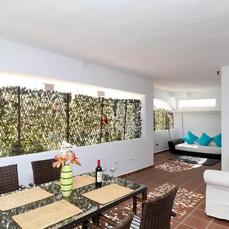 La Goleta - San Pedro Beachside, 200m Apartment
